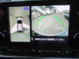 【アラウンドビューモニター装備】 バックカメラによる後方の確認だけでなく4つのカメラで真上から見ている様に周囲360度を写し出し、自車周辺の詳細な状況を確認出来ます。狭い場所での取り回しも安心です。
