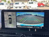 後方確認をサポートするモニターで、安全な運転をサポートします。狭い道や駐車場でも、安心して運転できます。