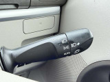 【オートライト】周りの明るさに応じて自動でヘッドライトの点灯・消灯ができる機能です!ライトの付け忘れ・消し忘れなどが無くなり、雨の日や夕方の走行も安心!トンネル通過時も便利ですね