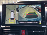 駐車時の安全性を高めるバックモニター。狭い場所でも安心して駐車できます。後方の状況をしっかりと確認できます。