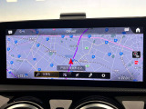 ●純正ナビ:一体感のあるナビは、高級感ある車内を演出してくれます。オーディオ機能も充実しておりますので、運転もより楽しめます♪