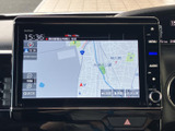 目的地までスムーズに案内してくれるナビゲーションシステム。渋滞情報もリアルタイムで確認でき、効率的な移動をサポートします。