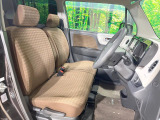 運転席シート廻りは使用感も少なく、良好な状態となっています。前オーナー様が丁寧に使っていたことがよくわかりますね。