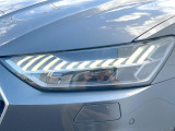 ●LEDハイビームが多数独立で存在し、ハイビーム時に対向車や前方を走る車の部分をロービームに切り替えが可能!!シーケンシャルウインカーも装備!!