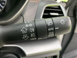 操作しやすいウインカーレバーは、安全な運転に貢献します。スムーズな操作感で、周囲への合図を確実に行えます。