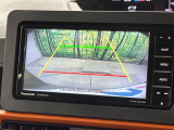 【バックカメラ】駐車時に後方がリアルタイム映像で確認できます。大型商業施設や立体駐車場での駐車時や、夜間のバック時に大活躍!運転スキルに関わらず、今や必須となった装備のひとつです!