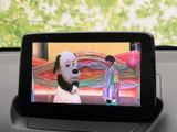 停車中には、TV番組や動画をお楽しみいただけます。休憩時間や待ち時間に、エンターテイメントでリラックスしたひとときを。
