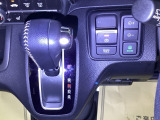 運転席周辺のスマートなレイアウトが、操作のしやすさを実現。快適なドライブをサポートします。