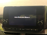 【純正9型ナビ】人気の純正ナビを装備。オーディオ機能も充実しており、Bluetooth接続すればお持ちのスマホやMP3プレイヤーの音楽を再生可能!毎日の運転がさらに楽しくなります!!