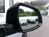 車線変更の注意表示も装備しておりますので安心してドライビングを楽しむことができます!
