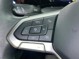 Travel Assist。設定した速度を上限に自動で加減速し、一定の車間距離,およ走行レーンを保つことでロングドライブの疲労を軽減します。