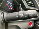操作しやすいウインカーレバーで、安全確認を怠らず、スムーズな車線変更をサポートします。