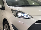 LEDヘッドライトです。デザイン性がよくとても明るいので、夜間の走行や悪天候でも安心です。しかも長寿命!