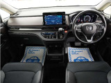 とても握りやすいステアリング!運転手の気持ちがそのまま伝わるかのような反応をしてくれます!小物入れや各ボタンの配置にこだわり、とても使いやすいです !視認性も良好なのでロングドライブもお任せ下さい!