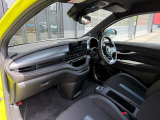 助手席側になります。