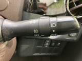 操作しやすい位置に配置されたウインカーレバー。スムーズな操作で、安全な車線変更をサポートします。