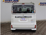 【車屋】として、長く車業界に従事した経験豊富なスタッフが在籍しております。