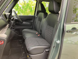 運転操作に必要な情報が視認しやすい配置。直感的に操作できるデザインで、運転に集中できます。快適なドライブをサポートします。