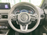 【純正革巻きステアリング】上質な革を使用することで、手にしっかり馴染みとても運転しやすいハンドルです♪