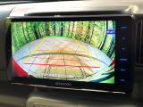 【バックカメラ】駐車時に後方がリアルタイム映像で確認できます。大型商業施設や立体駐車場での駐車時や、夜間のバック時に大活躍!運転スキルに関わらず、今や必須となった装備のひとつです!