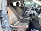 運転席シート廻りは使用感も少なく、良好な状態となっています。前オーナー様が丁寧に使っていたことがよくわかりますね。