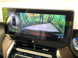 【パノラミックビューモニター】専用のカメラにより、上から見下ろしたような視点で360度クルマの周囲を確認することができます☆死角部分も確認しやすく、狭い場所での切り返しや駐車もスムーズに行えます。