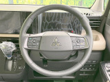 【純正革巻きステアリング】上質な革を使用することで、手にしっかり馴染みとても運転しやすいハンドルです♪