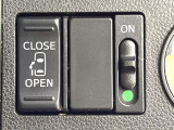 【パワースライドドア】スマートキーや運転席のスイッチでスライドドアの開閉が可能♪電動だから力を入れてドアを開ける必要が無く、小さいお子様でも、重い荷物を持っている時もラクに開け閉めできます♪