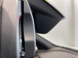 【ルームミラー一体型ETC】BMWといえばルームミラー一体型のETC。ドライバーから差し込めるかたちになっておりますので、差し忘れの際も慌てずにご利用いただけます。