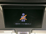 【14型有機ELフリップダウン】三列目からでも迫力のエンタメが観れる大画面フリップダウン。有機ELのモニターでは、一般的なフリップダウンよりも高コントラストでキレイな映像を楽しめます。