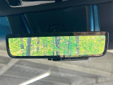 【デジタルインナーミラー】後席の大きな荷物や同乗者で後方が確認しづらい時でも安心!カメラが撮影した車両後方の映像をルームミラー内に表示。クリアな視界で状況の確認が可能です!