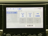 様々な情報を表示できるモニター。車両情報や設定変更など、必要な時に必要な情報が確認できます。操作も簡単で便利です。