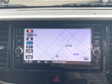 日産純正ナビを装着しています(型番:MM318D-W)。