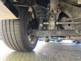 お車を安心してお乗りいただく為には、足回りの定期点検が欠かせません。サービスサポート(有償保証)では無料点検もご提供しており、安心のカーライフをお過ごしいただけるサポート体制が整っています。