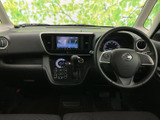 後方の視界を広げ、駐車時の安全性を高めます。狭い場所でもスムーズに駐車でき、運転に自信が持てます。