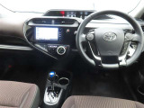 ぜひ展示車の運転席に座ってみてください。