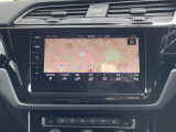 スマートフォン用アプリ[Apple CarPlay][Android Auto]対応の純正ナビ Discover Pro を装備、ラジオのほか、USB、Bluetoothハンズフリー通話にも対応。