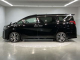 ご購入して頂いた車両は、ご納車前に、しっかり点検・整備してからの、ご納車になります。点検箇所は、エンジンオイル交換・ワイパーゴム・ブレーキ点検・調整・その他を確認の上、ご納車致します。