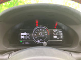 視認性の高いメーターで、運転に必要な情報を的確に把握。運転に集中できるシンプルなデザインが魅力です。安全運転をサポートします。