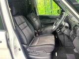 運転席シート廻りは使用感も少なく、良好な状態となっています。丁寧に使われていたことがよくわかりますね。