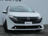 アダプティブLEDヘッドライト。フロントカメラで前方の状況を検知し対向車や先行車に眩しい思いをさせることなく必要なところだけを遠くまで照射します。