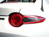 神戸マツダ神戸西インター店は、通常ディーラー+&alpha;の次世代型店舗としてROADSTER EXPERIENCE SPACEの冠を掲げ、「いつでも・誰でも・気軽に会いに行ける」ロードスターUカー専門店。