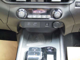 オートエアコン搭載!ワンタッチで車内温度を一括管理できます!!