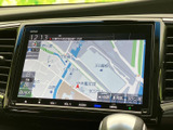 鮮明な地図表示で、目的地までスムーズに案内。渋滞情報もリアルタイムで確認でき、最適なルートを選択できます。遠出も安心です。