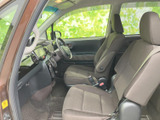 機能的な運転席周り。操作しやすい配置で、運転に集中できます。快適なカーライフをサポートします。