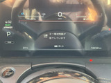 視認性の高いメーターパネルで、運転に必要な情報を的確に把握できます。運転に集中できる、シンプルで分かりやすいデザインです。
