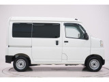 県内13店舗にて常時500台以上ダイハツ車を展示中です。見て、触って、納得のいく一台をぜひ見つけてください。