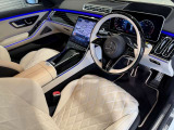 メルセデスのシートは、少し硬めに出来ておりますので、長時間の運転でも疲れにくく、安全にドライビングをお楽しみ頂けます