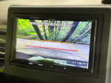 【バックカメラ】駐車時に後方がリアルタイム映像で確認できます。大型商業施設や立体駐車場での駐車時や、夜間のバック時に大活躍!運転スキルに関わらず、今や必須となった装備のひとつです!