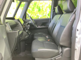運転席からの視界は良好。操作性にも優れ、運転を快適にサポートします。